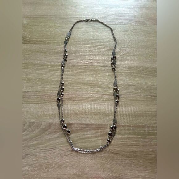 PREOWNED … Double Strand Silver & Olive Green Stoned Necklace - Picture 1 of 2